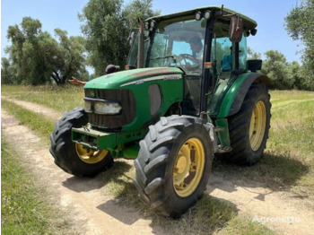 Tractor JOHN DEERE 5820