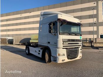 Cabeza tractora DAF XF 105 460: foto 1