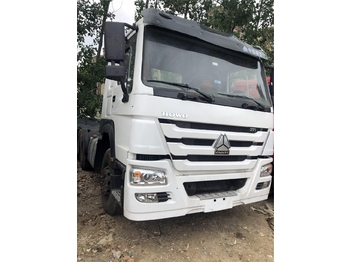 Cabeza tractora para transporte de materiales áridos sinotruk howo truck: foto 1