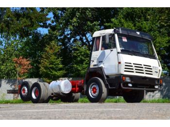 STEYR 25S36 1995 chassis 6x2 spring - Camión chasis