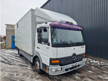 Mercedes-Benz Atego 917 - Camión para caballos