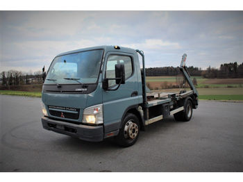 Mitsubishi Fuso Canter 7C15  - Camión portacontenedor de cadenas