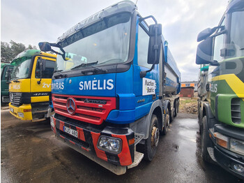 Camión volquete Mercedes-Benz Actros 4448