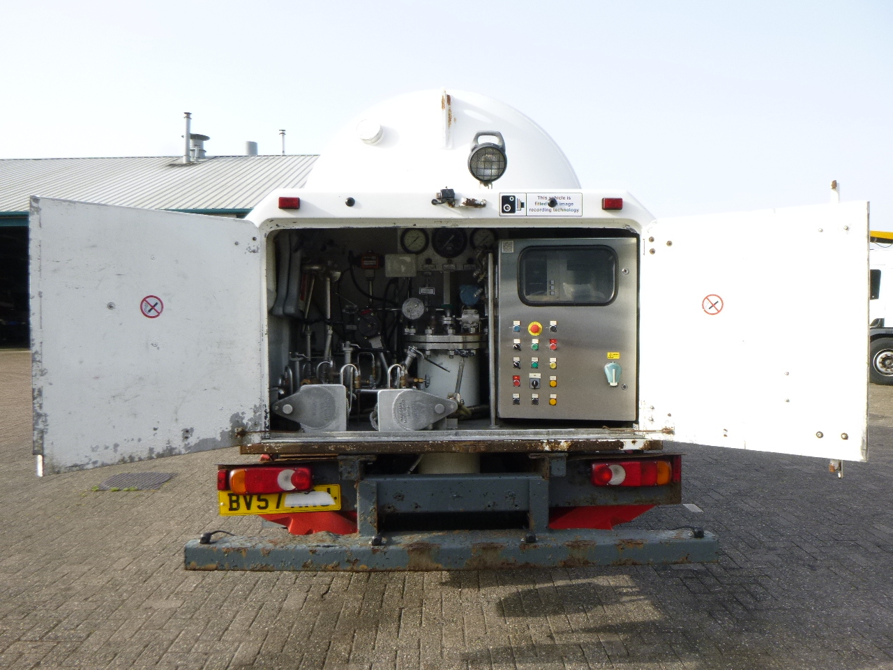 Camión cisterna para transporte de gas D.A.F. LF 55.180 4x2 RHD ARGON gas truck 5.9 m3: foto 5