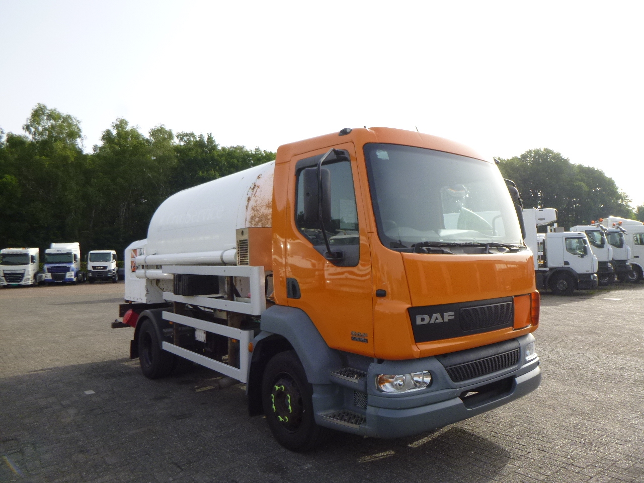 Camión cisterna para transporte de gas D.A.F. LF 55.180 4x2 RHD ARGON gas truck 5.9 m3: foto 2