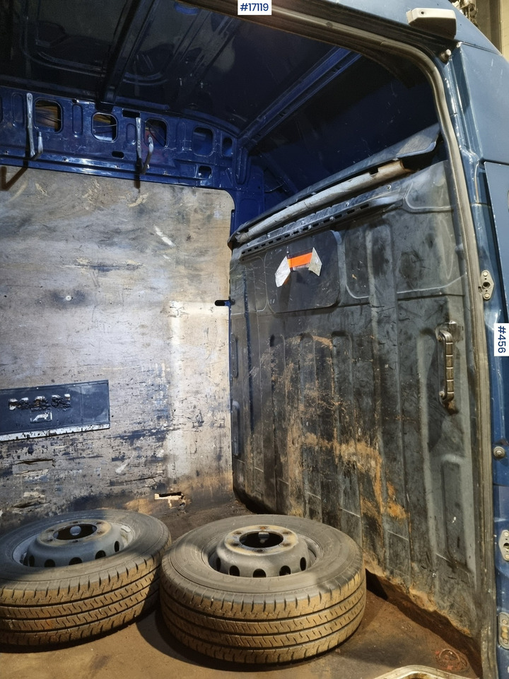 Camión caja cerrada Iveco Daily: foto 21