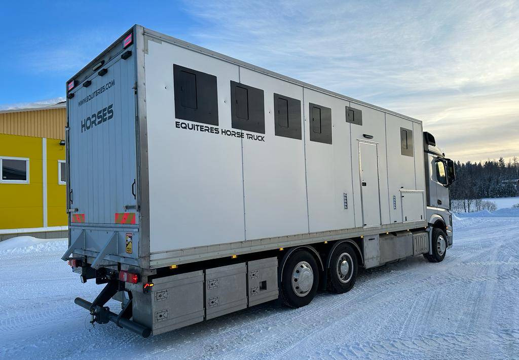 Camión transporte de ganado Mercedes-Benz Actros: foto 4