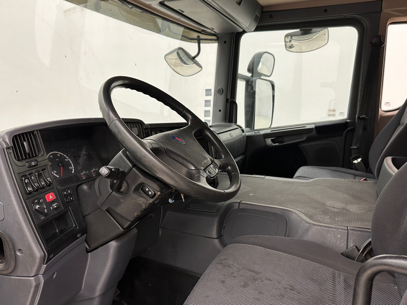 Camión caja cerrada Scania P230: foto 12