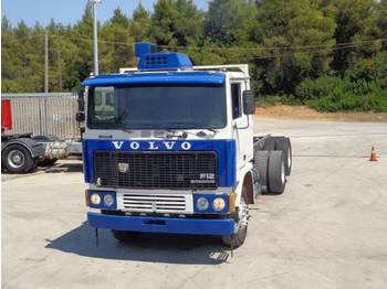 Camión chasis Volvo F12 (6X2): foto 3