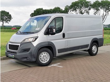 Furgón Peugeot Boxer 2.0 bluehdi 130 premium