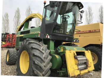 Cosechadora de forraje John Deere 6850