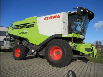 Cosechadora de granos CLAAS Lexion 740