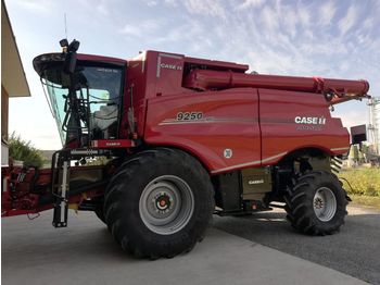 Cosechadora de granos Case IH Axial-Flow 8240