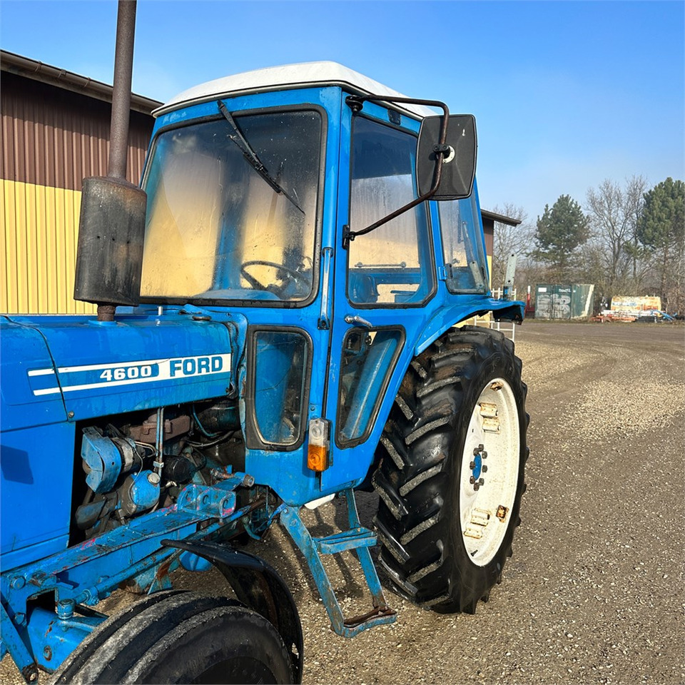 Tractor Ford 4600: foto 10