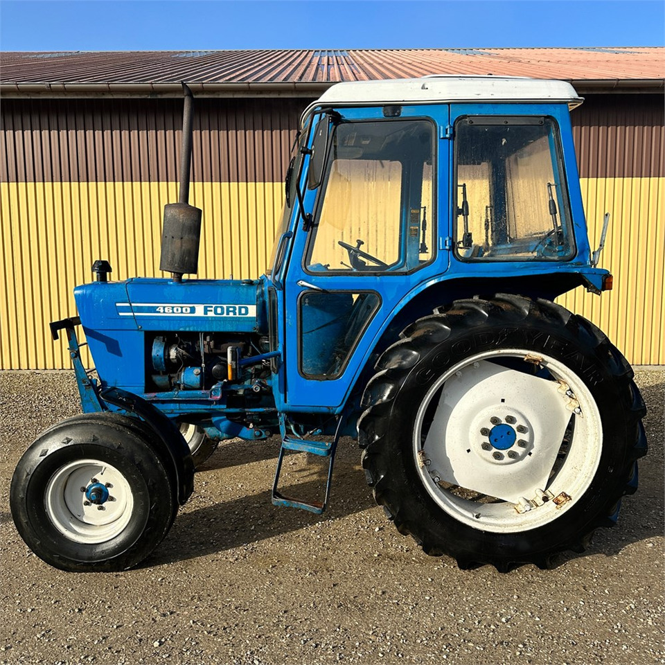 Tractor Ford 4600: foto 2