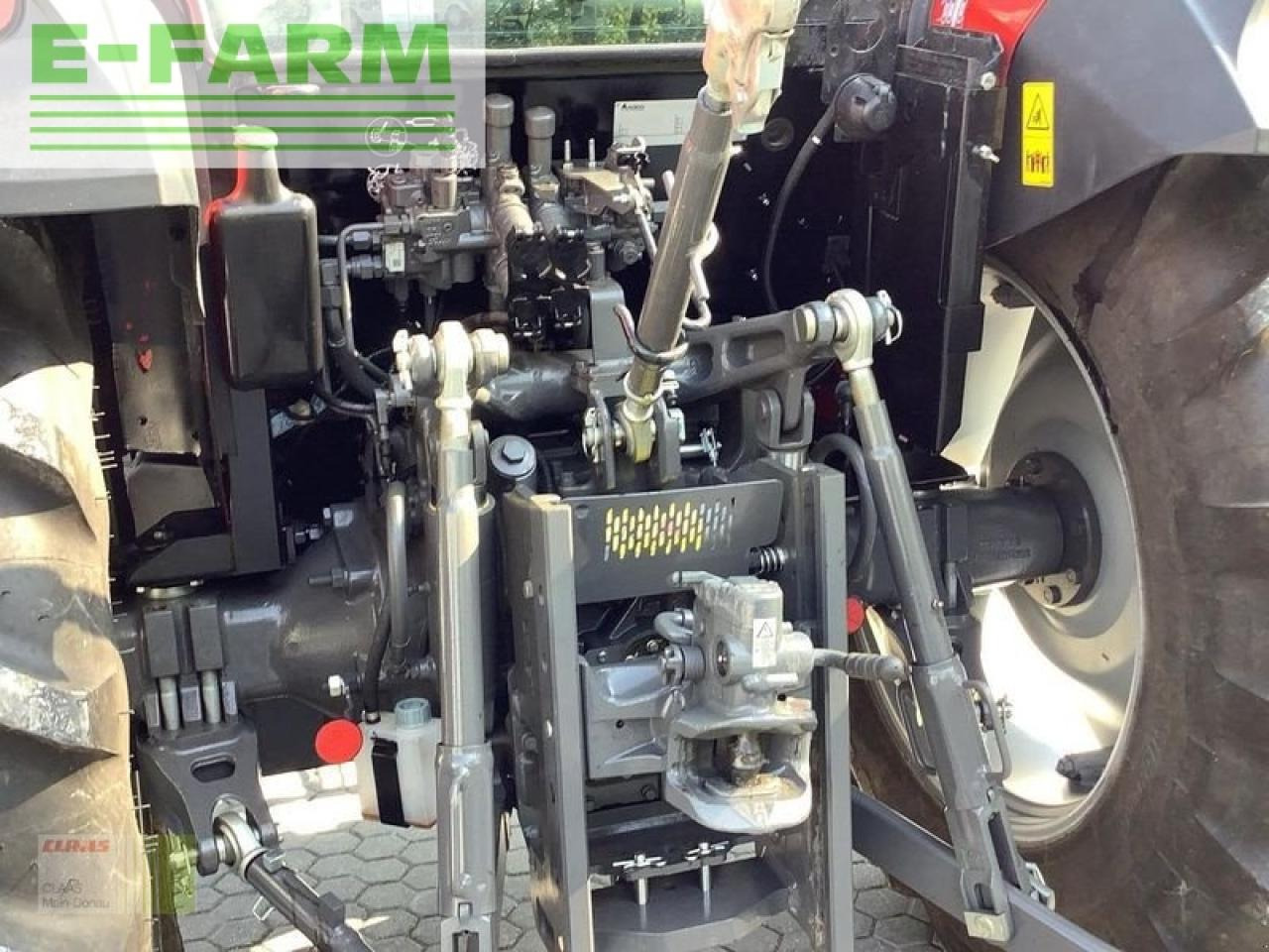 Tractor Massey Ferguson mf 4707-4 mr essential kabine: foto 13