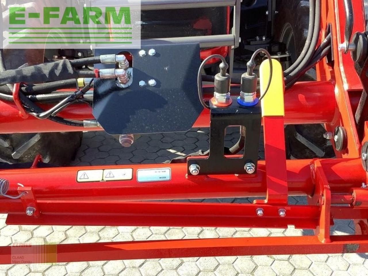 Tractor Massey Ferguson mf 4707-4 mr essential kabine: foto 12