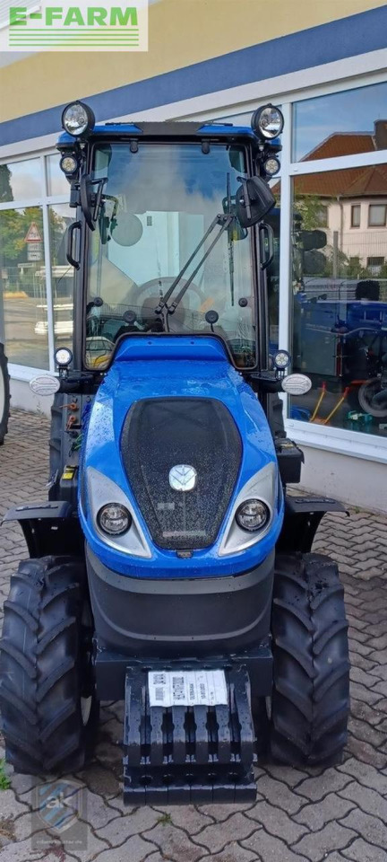 Tractor New Holland t4.110vcabstagev: foto 3