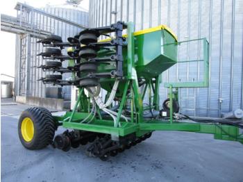 Sembradora de precisión John Deere 750A