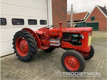 Volvo BM 320 D Buster - Tractor