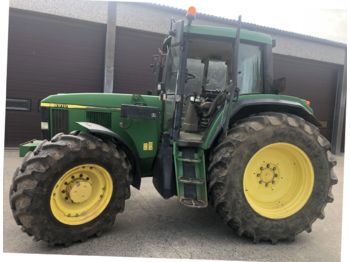 Tractor agricola John Deere 6910
