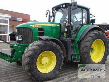 Tractor agricola John Deere 7530