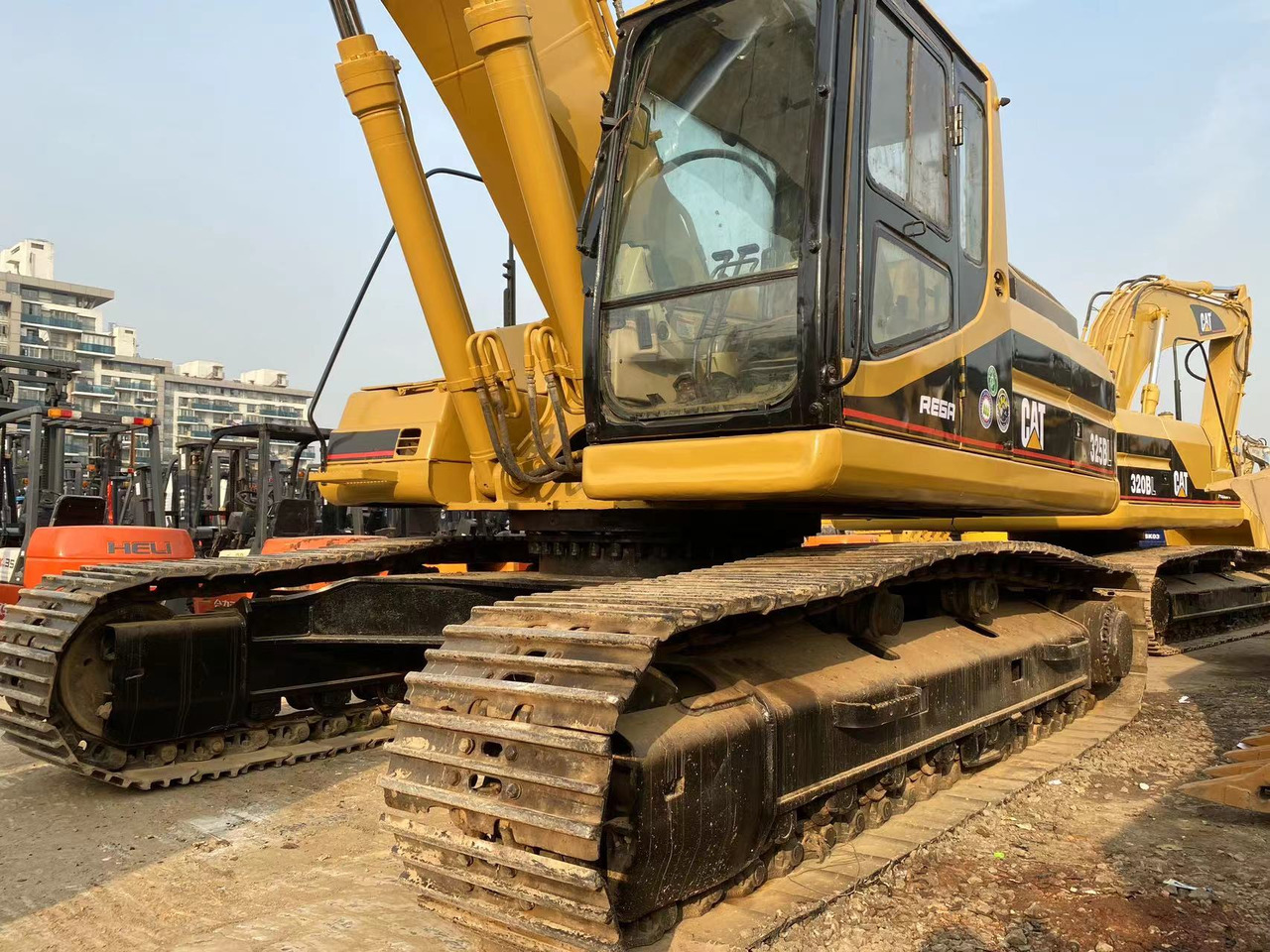 Excavadora de cadenas Japan excavator CAT325B crawler original digging machine: foto 4