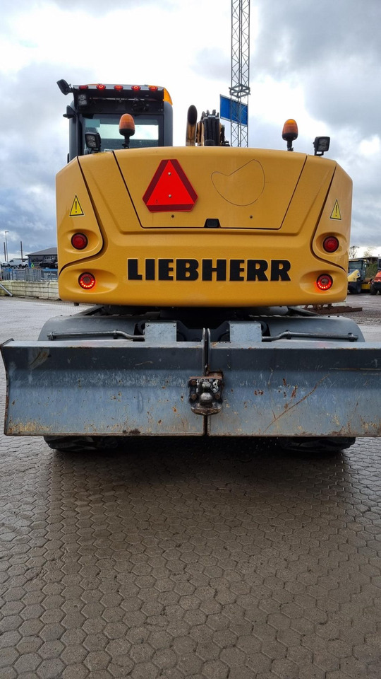 Excavadora de ruedas Liebherr A910: foto 6
