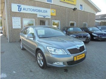 SKODA Octavia 2,0 TDi Elegance Combi Van - Coche