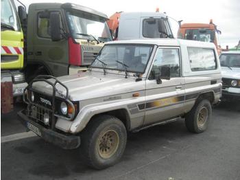 Coche Toyota Land Cruiser