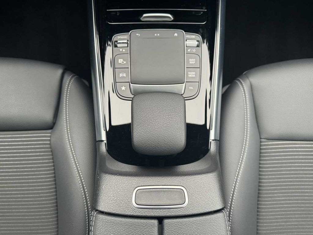 Coche Mercedes-Benz B 180d 8G Progressive+LED+MBUX+SHZ +NAVI+ARGUREA: foto 15