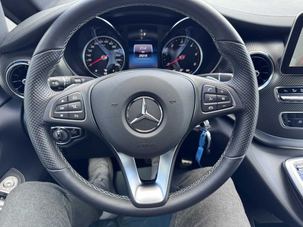 Coche Mercedes-Benz V 300 d AVA ED AMG AHK BURMESTER elektr. Türen: foto 11