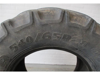 Neumático para Vehículo municipal Goodyear 540/65 R28: foto 1
