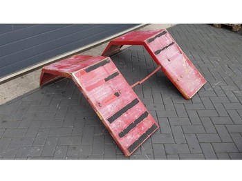 Ahlmann AZ 10 - Fender/Kotflügel/Spatbord - Guardabarros