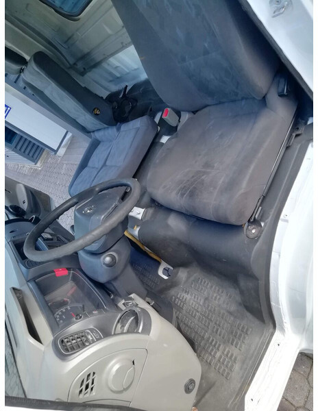 Cabina e interior para Camión Nissan NT400: foto 8