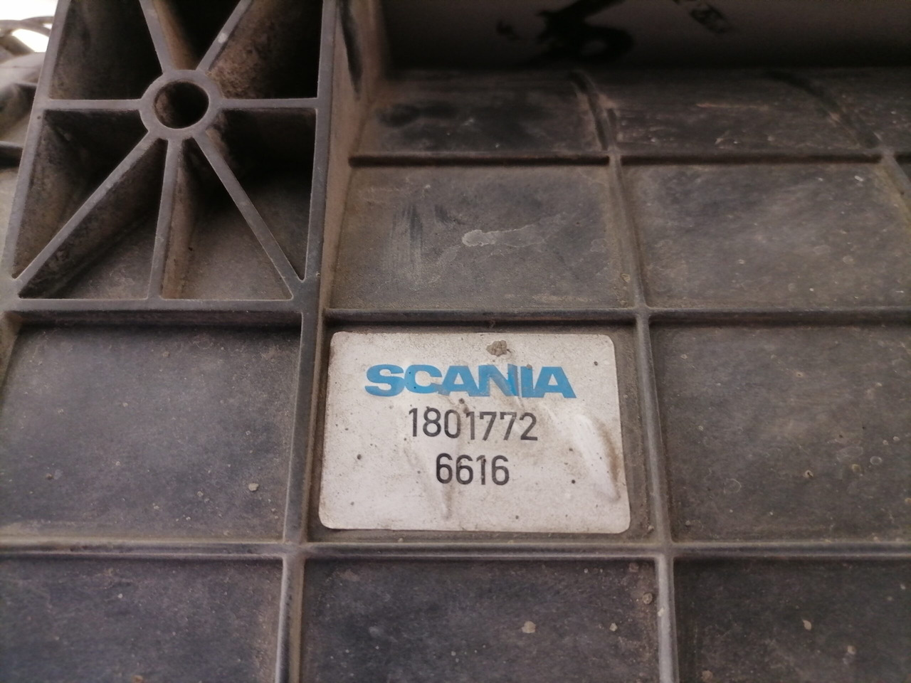 Sistema de admisión de aire para Camión Scania Air filter housing 1801772: foto 4