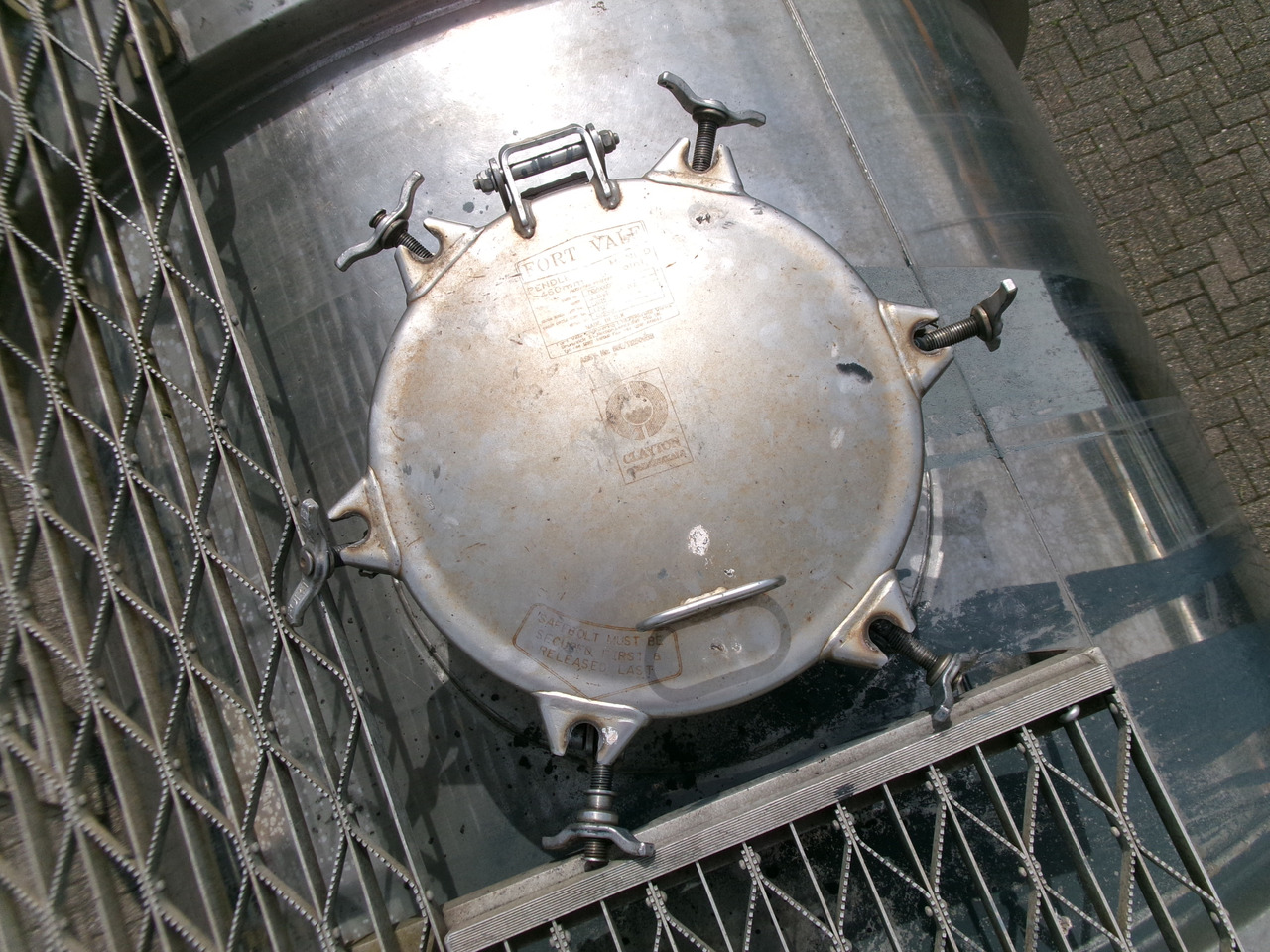 Semirremolque cisterna para transporte de substancias químicas Clayton Chemical tank inox 30 m3 / 1 comp: foto 18