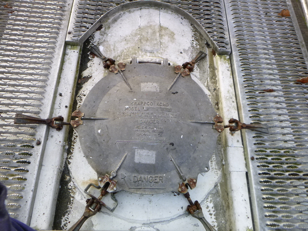 Semirremolque cisterna para transporte de harina Cobo Powder tank alu 58 m3 (tipping): foto 11