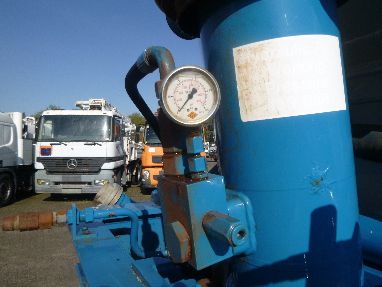 Semirremolque cisterna para transporte de harina Feldbinder Powder tank alu 60 m3 / Compressor diesel engine.: foto 25