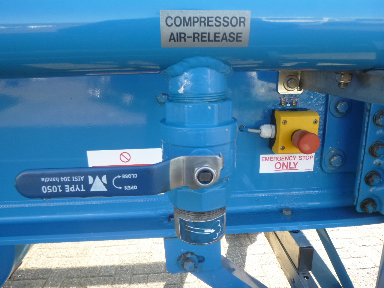 Semirremolque cisterna para transporte de harina Feldbinder Powder tank alu 60 m3 / Compressor diesel engine.: foto 23