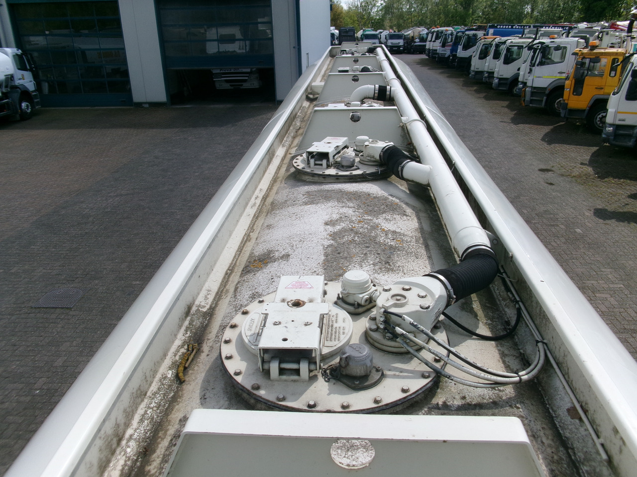 Semirremolque cisterna para transporte de combustible L.A.G. Fuel tank alu 44.4 m3 / 6 comp + pump: foto 20