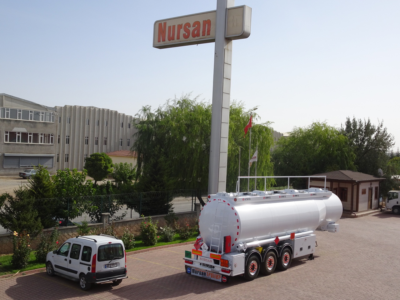 Semirremolque cisterna para transporte de combustible nuevo NURSAN Aluminium Fuel Tanker: foto 10