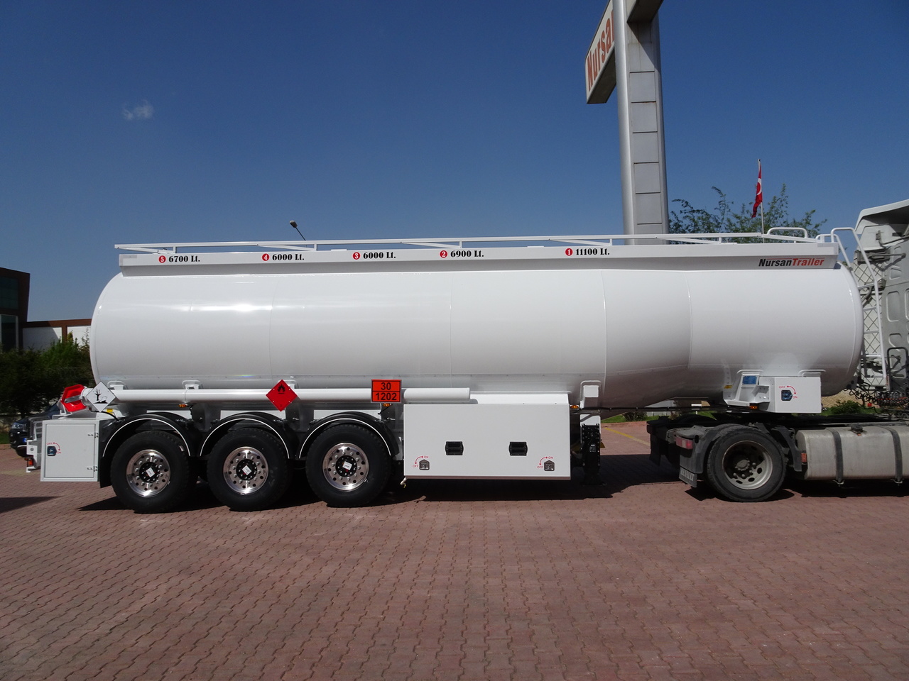 Semirremolque cisterna para transporte de combustible nuevo NURSAN Aluminium Fuel Tanker: foto 3