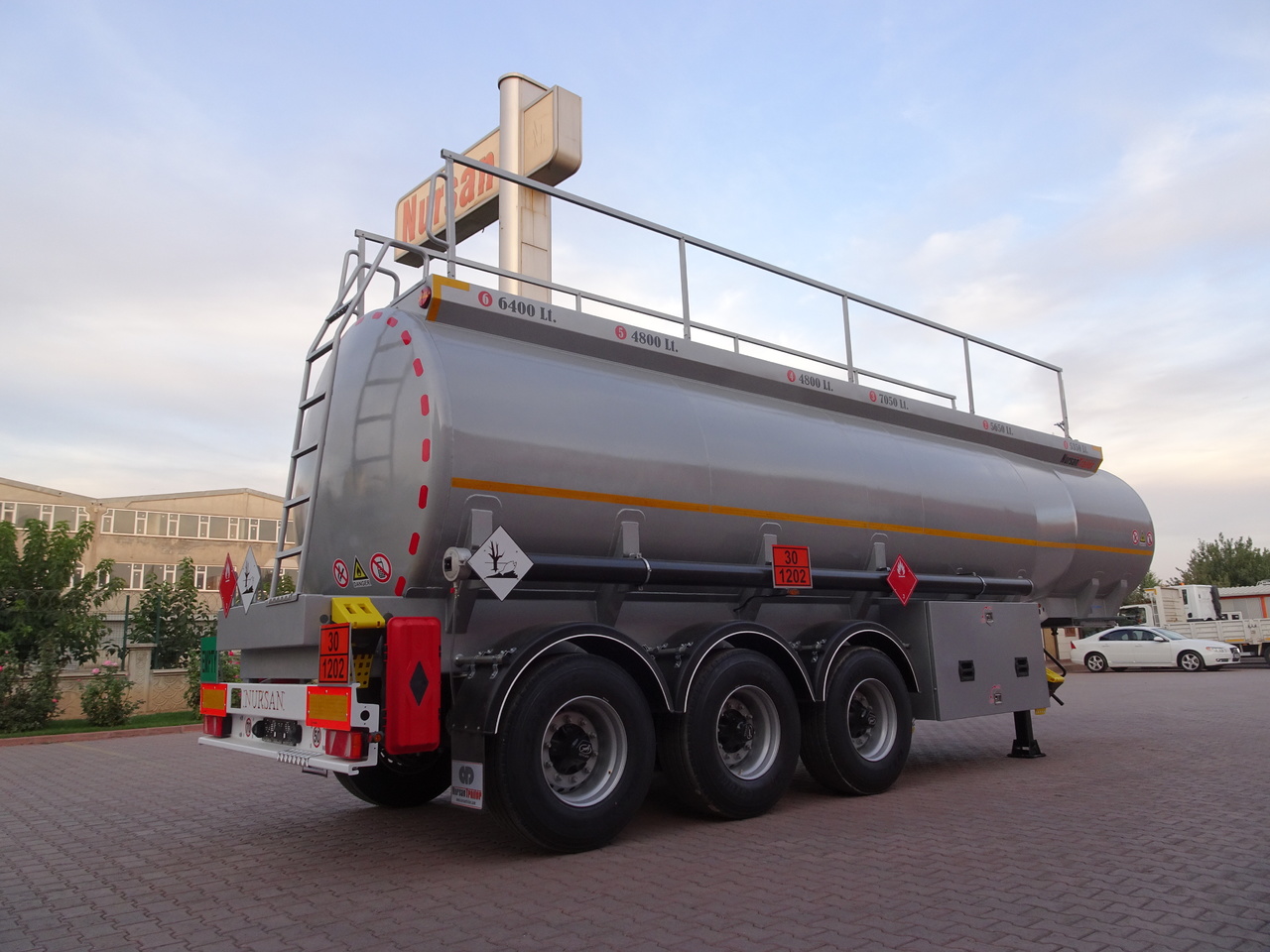 Semirremolque cisterna para transporte de combustible nuevo NURSAN Steel Fuel Tanker: foto 10