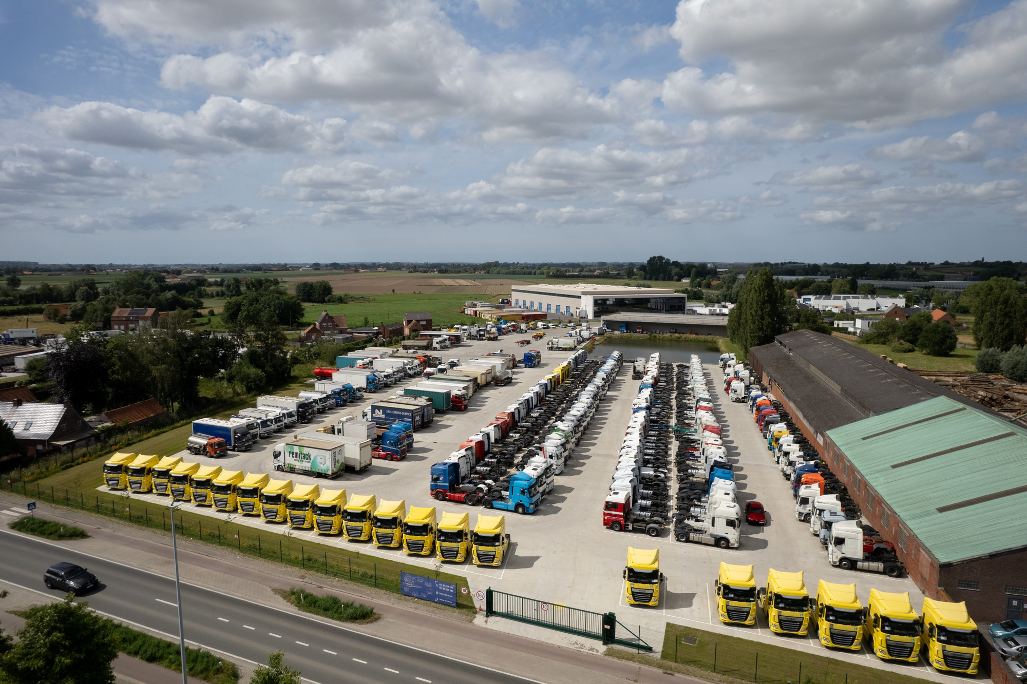 TheTruckCompany - Cabezas tractoras - Año: 2015 undefined: foto 2