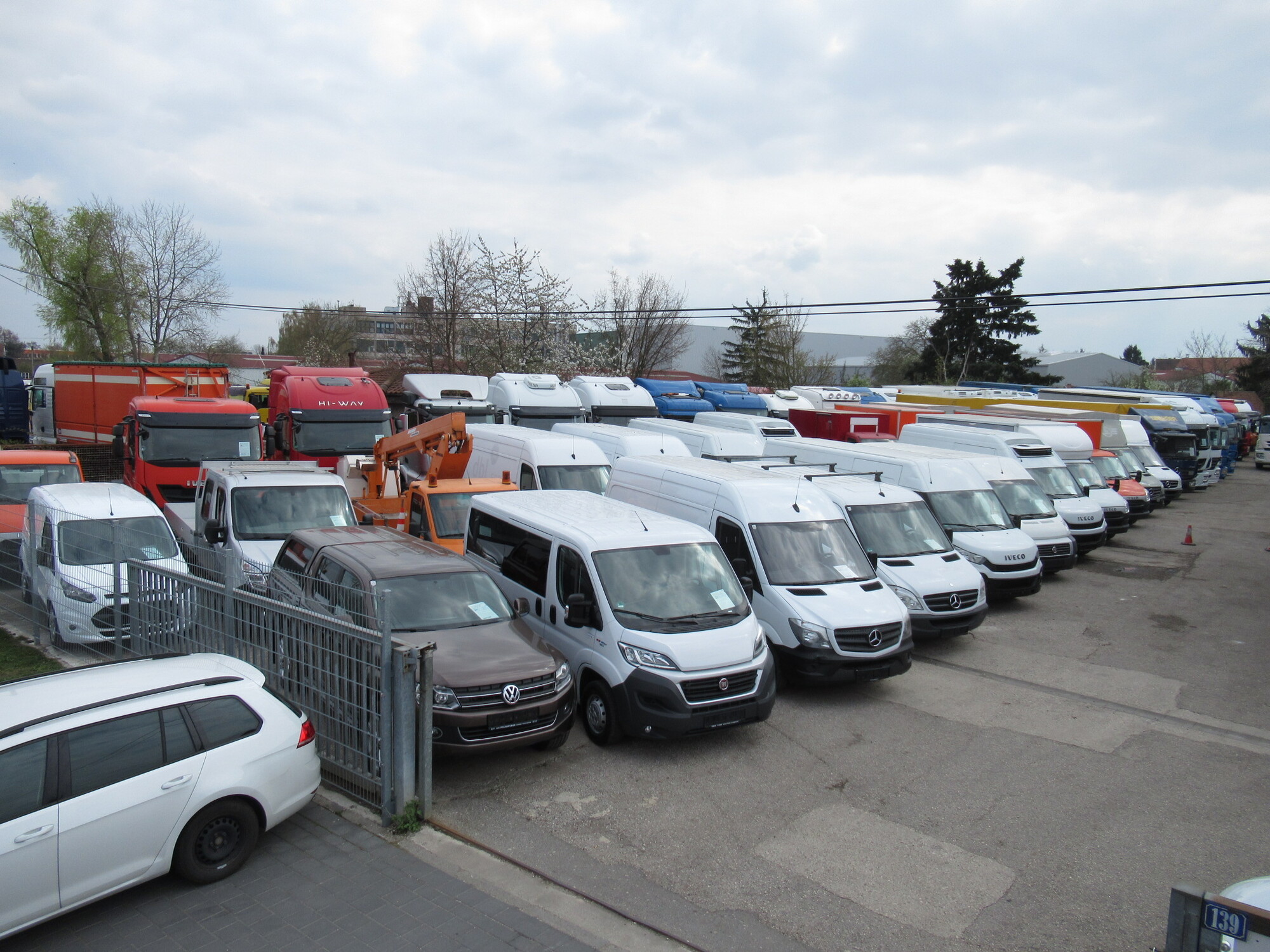 AutoStratis - Furgonetas - 4x2 undefined: foto 6