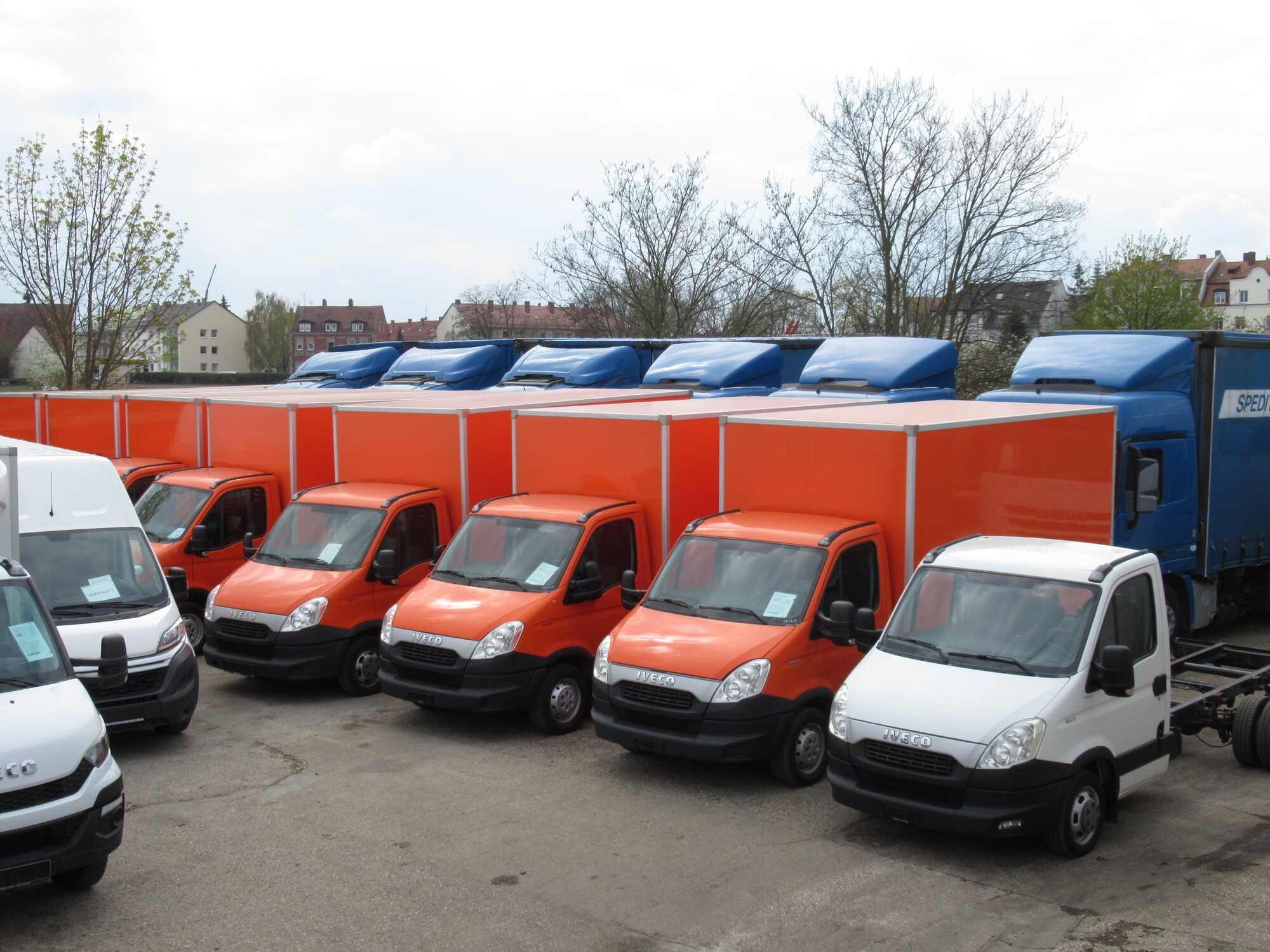 AutoStratis - Furgonetas - 4x2 undefined: foto 2