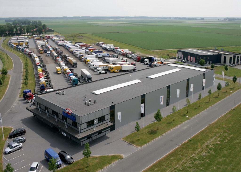 HULLEMAN TRUCKS B.V. - Maquinaria de construcción undefined: foto 1