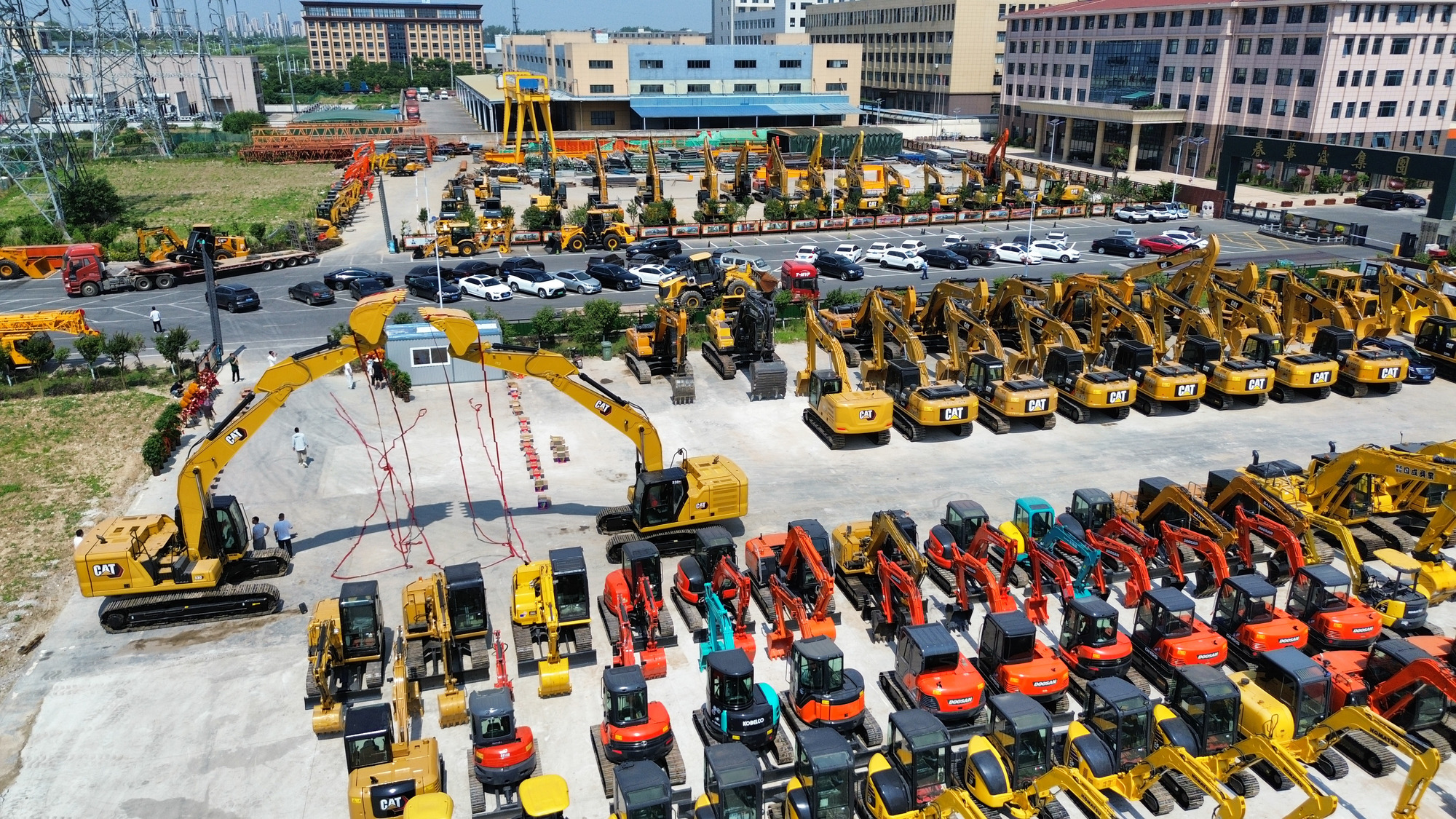 Toaks International Trading Company - Maquinaria de construcción CATERPILLAR - Año: 2021, Euro 3 undefined: foto 1