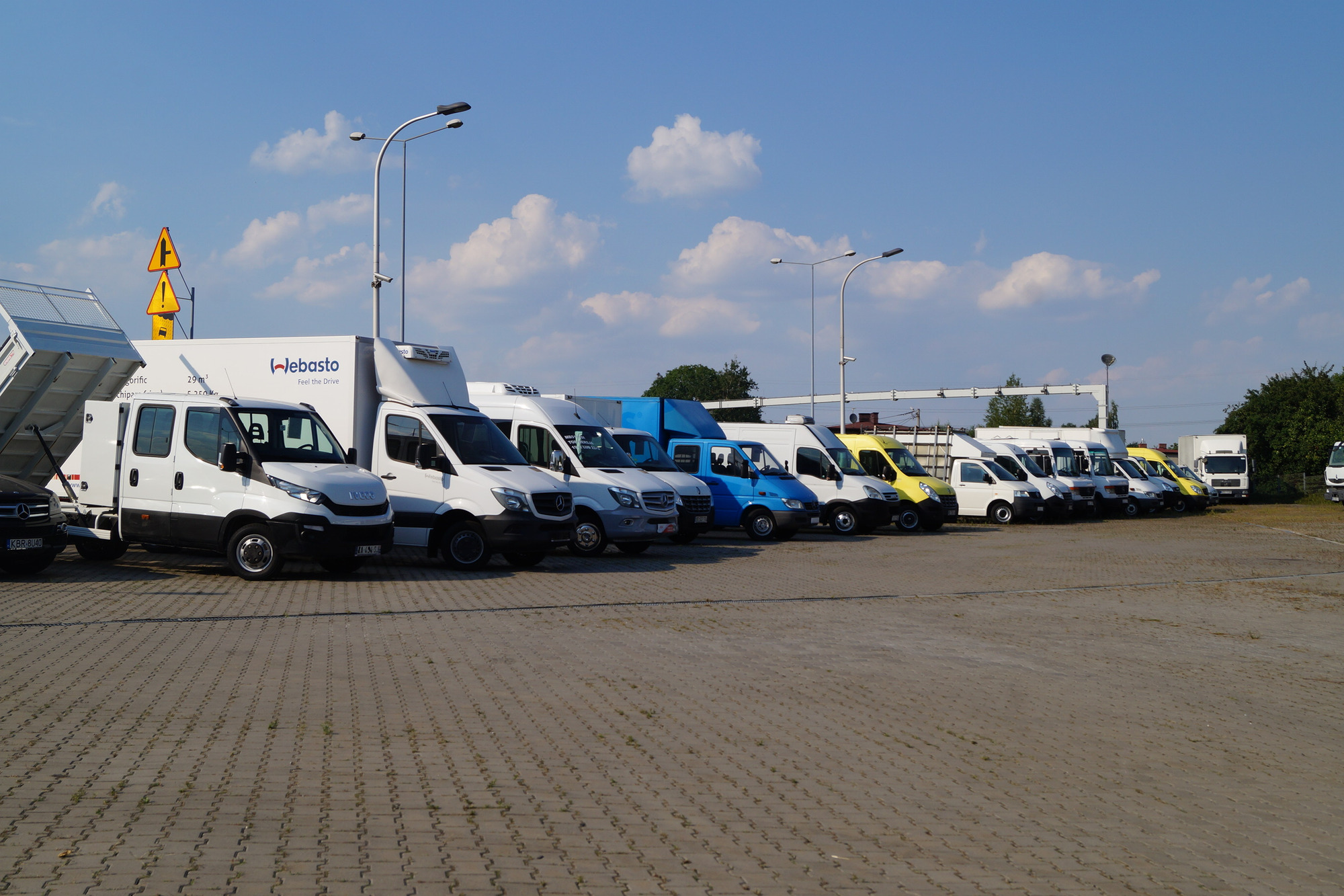 MGC CENTRUM SAMOCHODOW DOSTAWCZYCH - Equipos de manutención undefined: foto 11